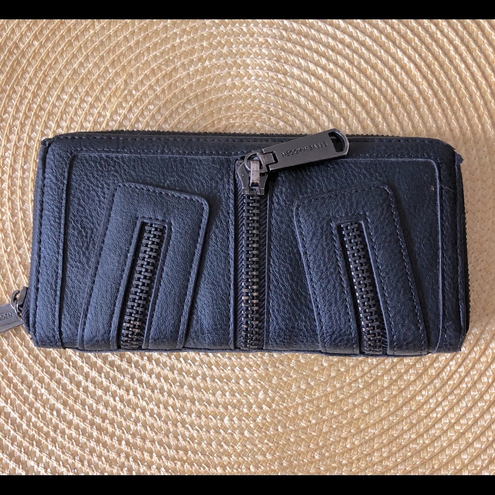 Steve Madden Zippered Wallet